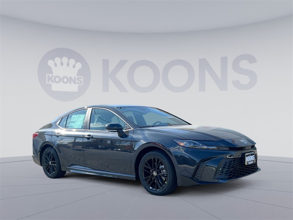 2026 Toyota Camry SE Image 3 of 30