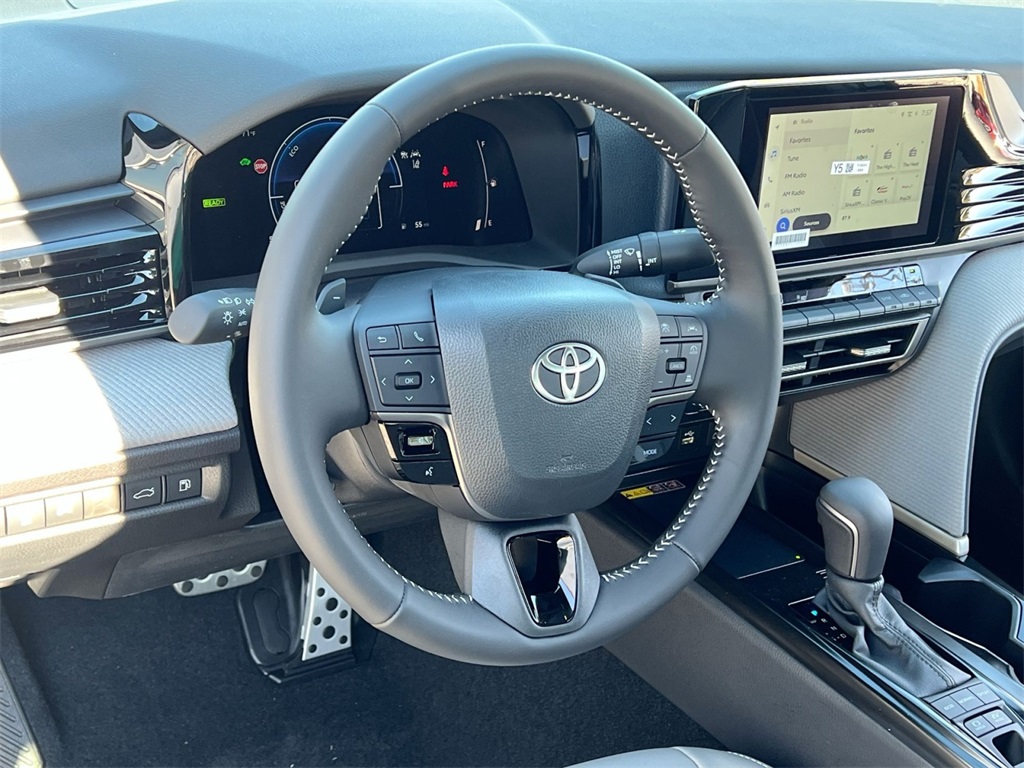 2026 Toyota Camry SE Image 15 of 30
