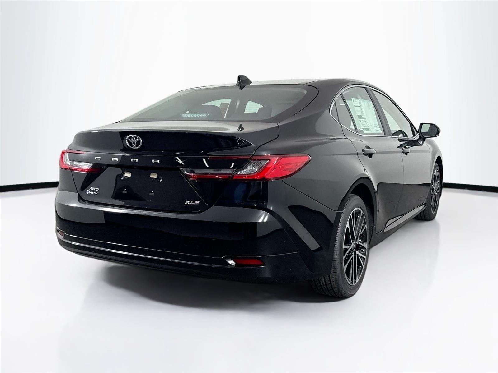 2026 Toyota Camry XLE Image 6 of 44