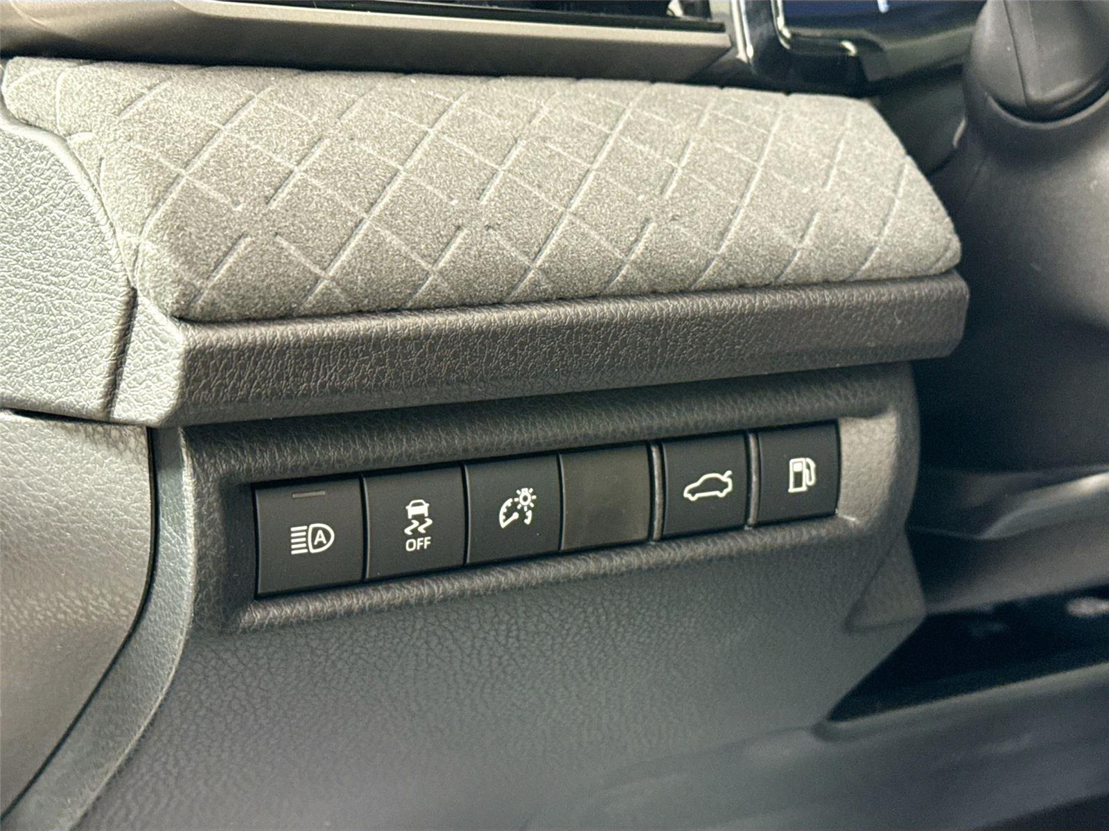 2026 Toyota Camry XLE Image 38 of 44