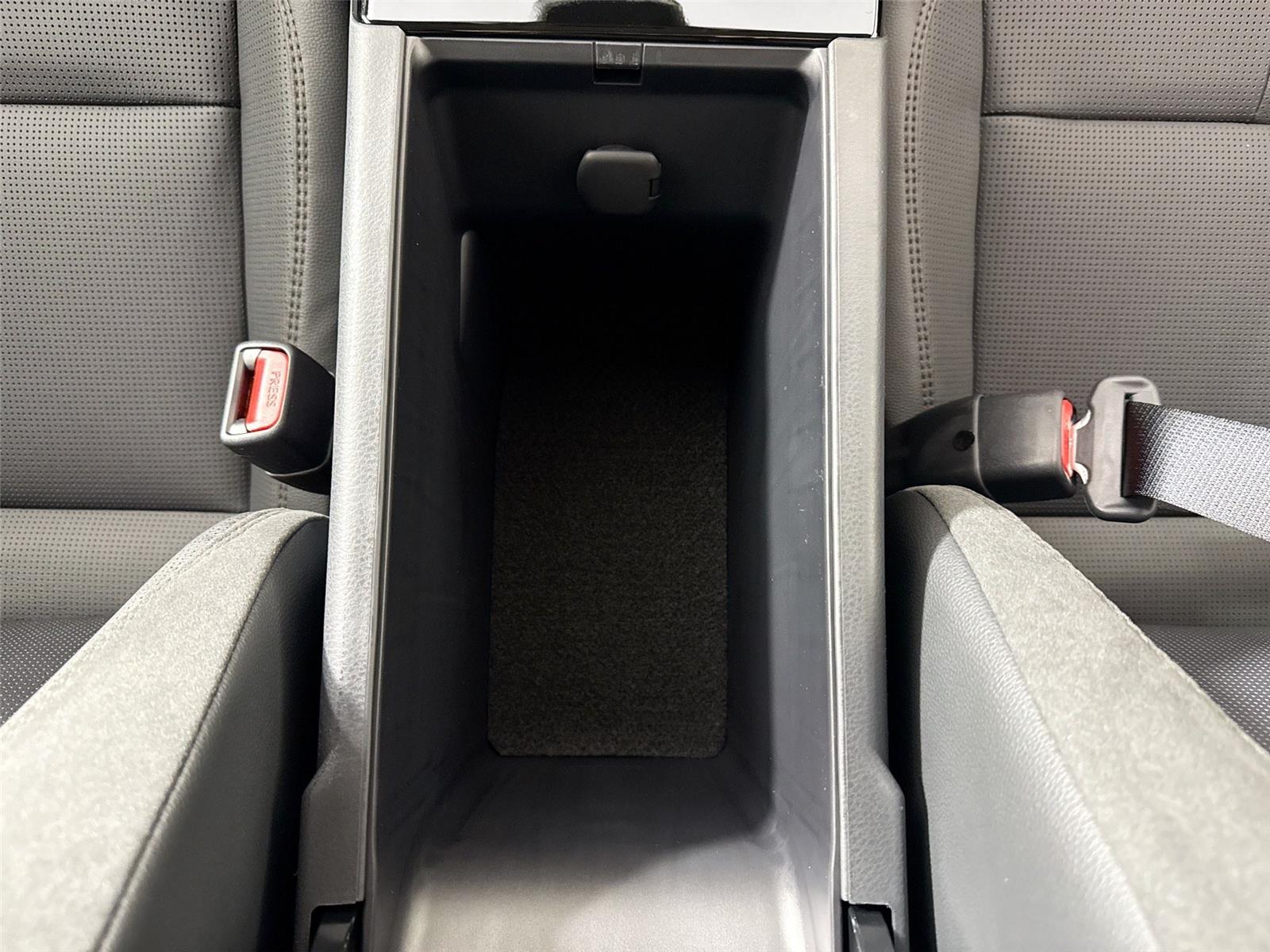 2026 Toyota Camry XLE Image 29 of 44