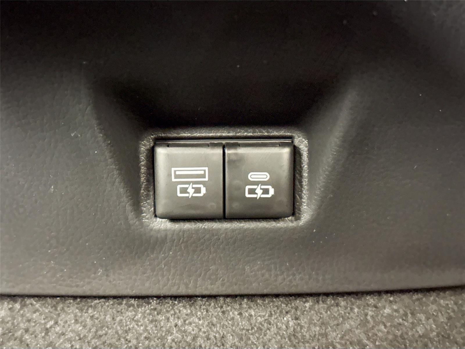 2026 Toyota Camry XLE Image 36 of 44