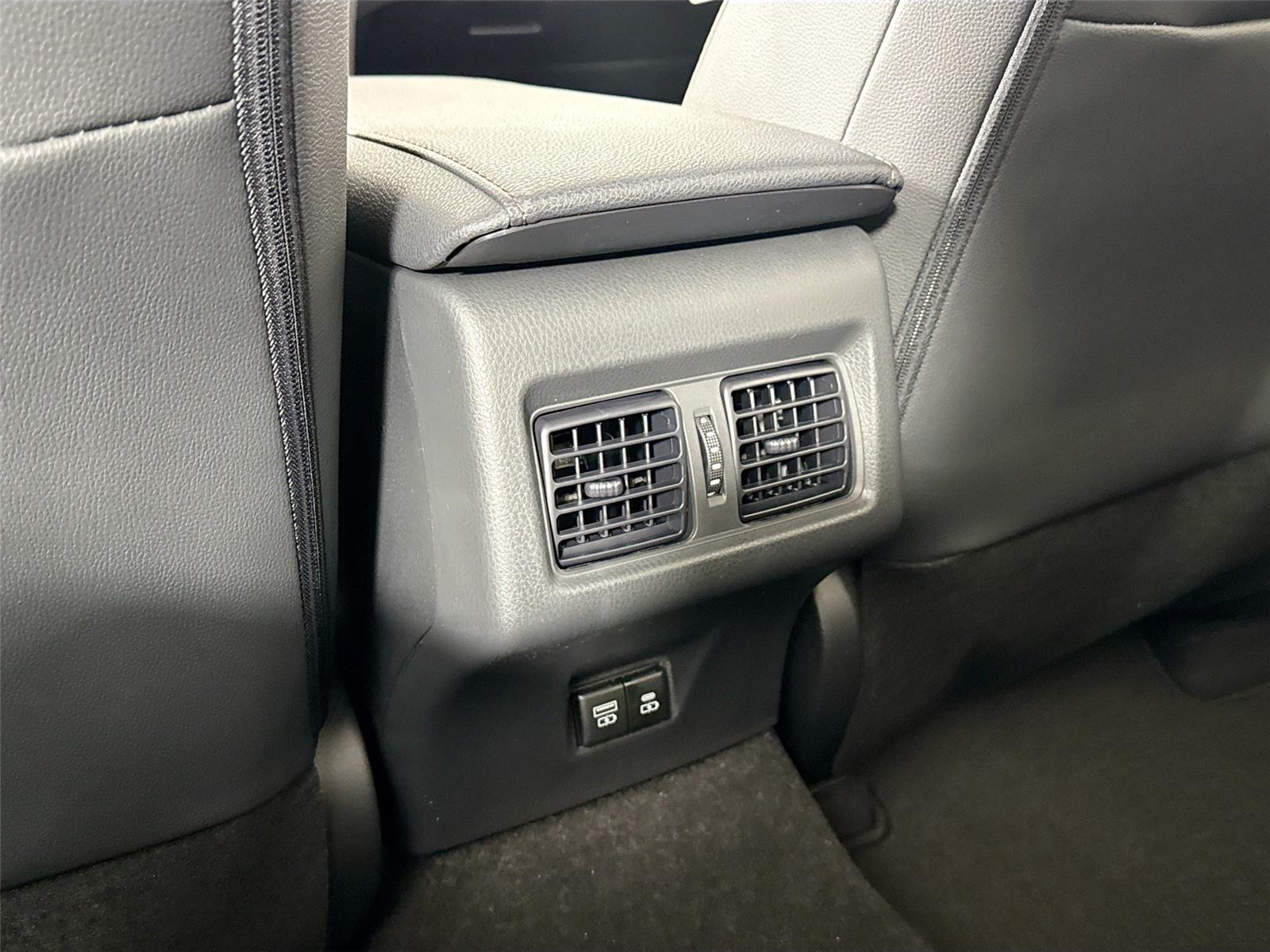 2026 Toyota Camry XLE Image 31 of 44