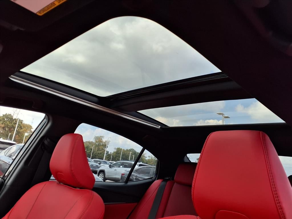 2026 Toyota Camry XSE Image 11 of 14