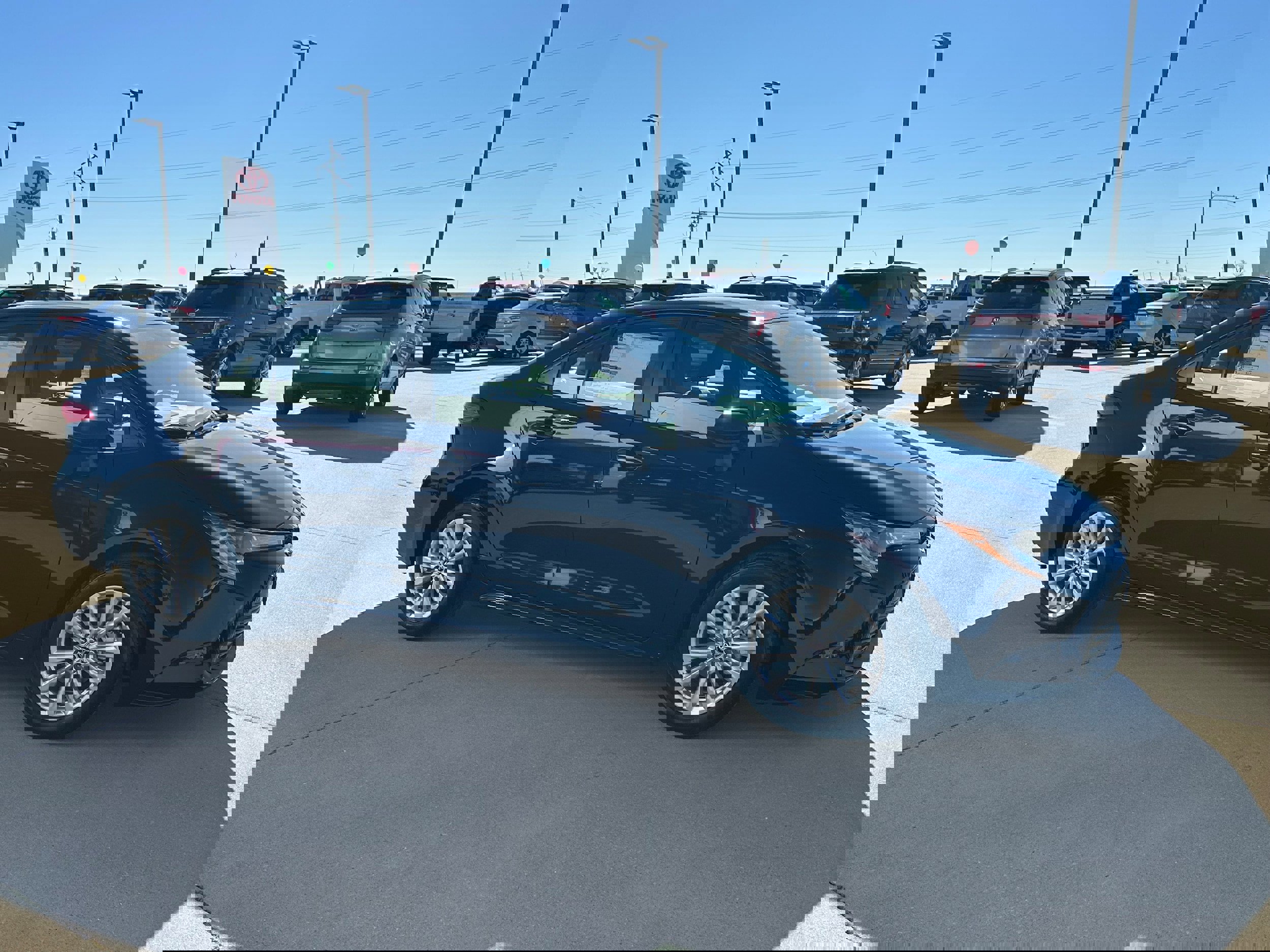 2026 Toyota Corolla LE Image 4 of 28