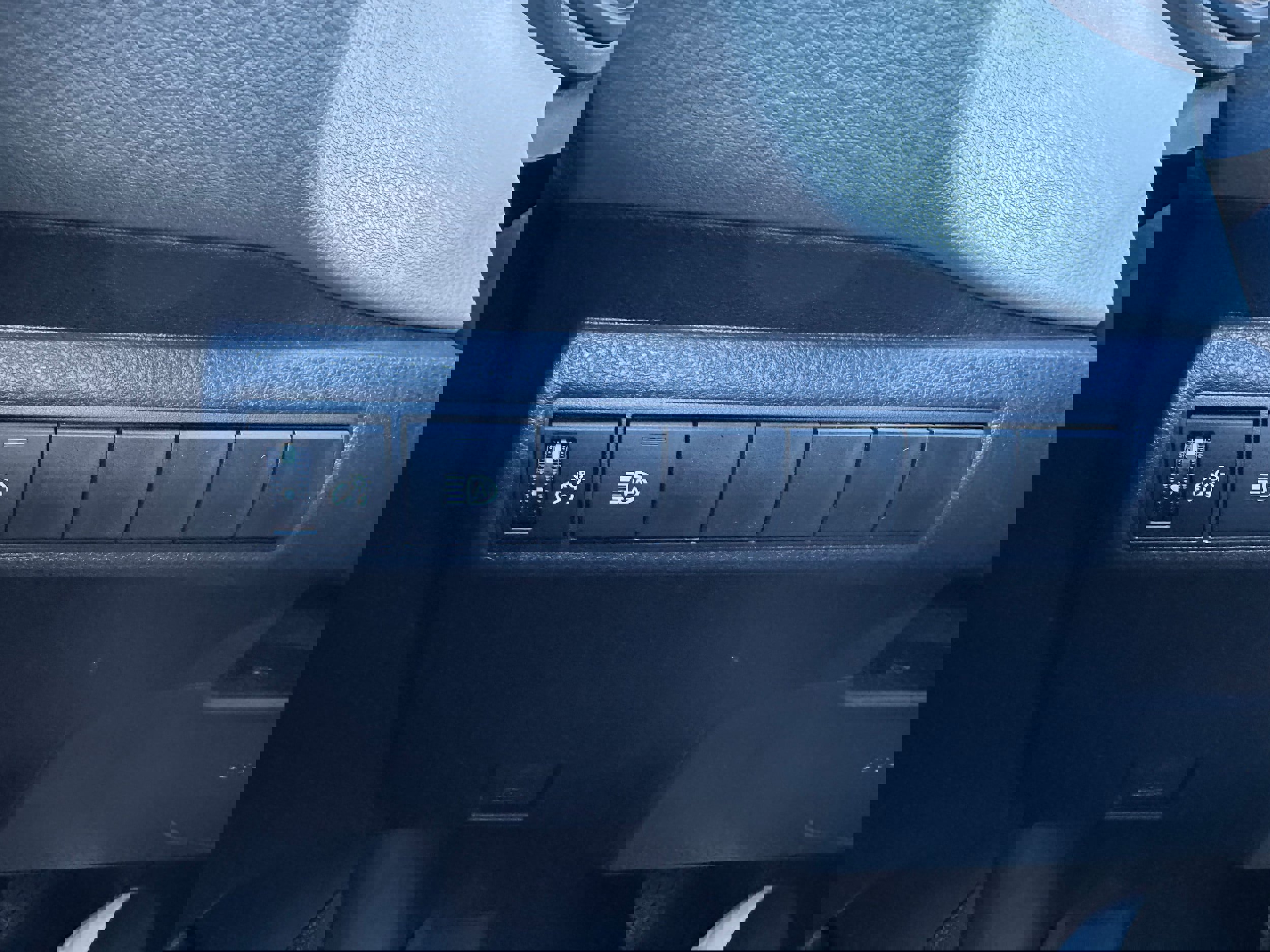 2026 Toyota Corolla LE Image 26 of 28