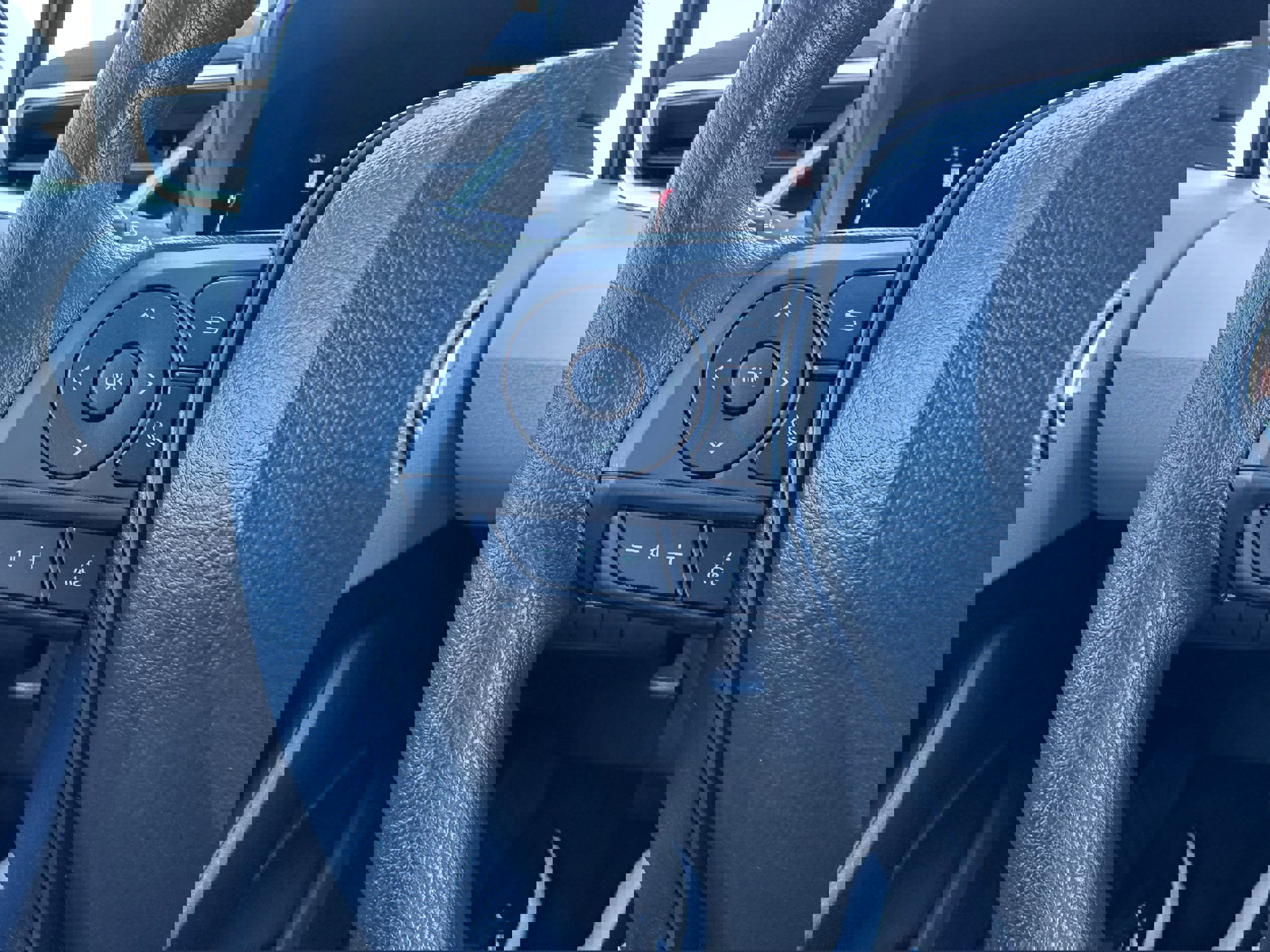 2026 Toyota Corolla LE Image 16 of 28