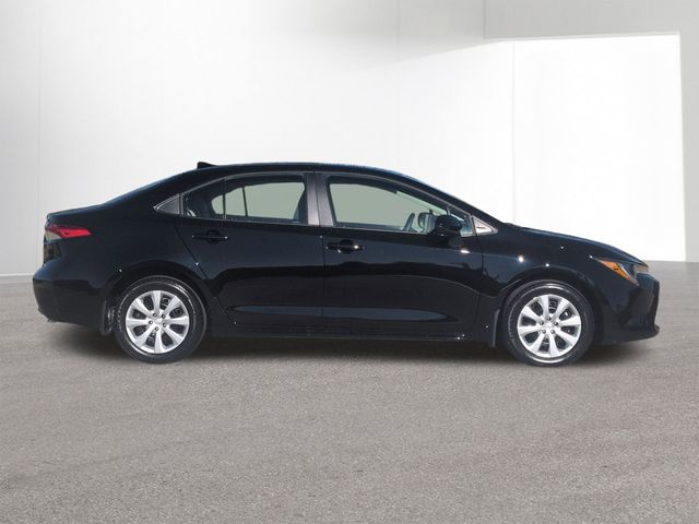 2026 Toyota Corolla LE Image 4 of 28