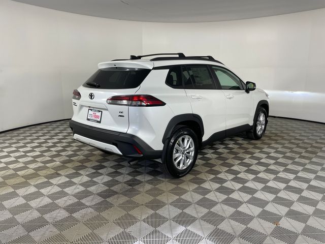 2026 Toyota Corolla Cross LE Image 3 of 7
