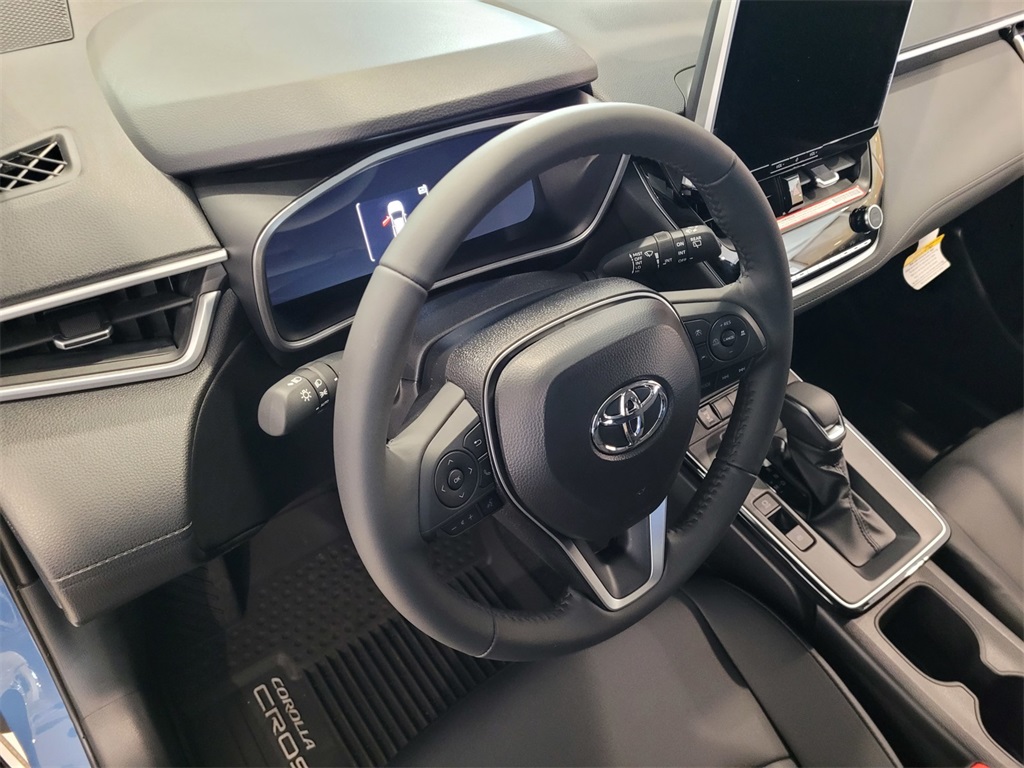 2026 Toyota Corolla Cross XLE Image 8 of 11