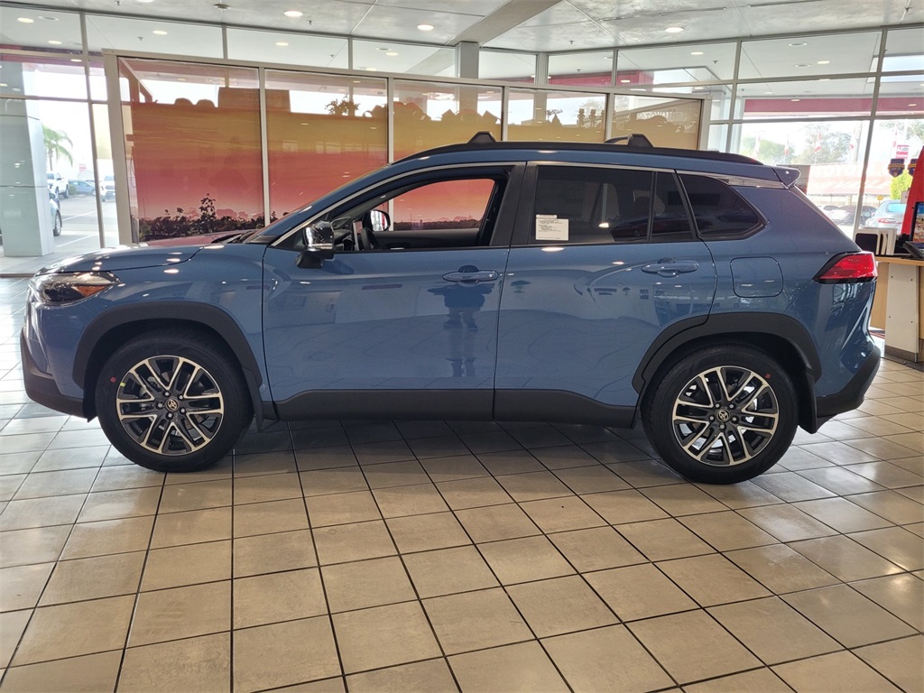 2026 Toyota Corolla Cross XLE Image 5 of 11