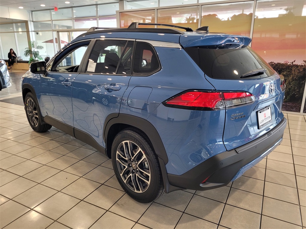 2026 Toyota Corolla Cross XLE Image 4 of 11