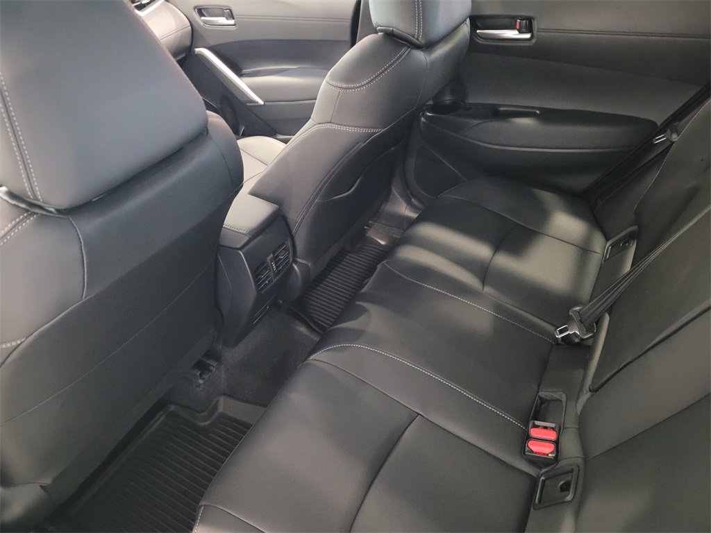 2026 Toyota Corolla Cross XLE Image 6 of 11