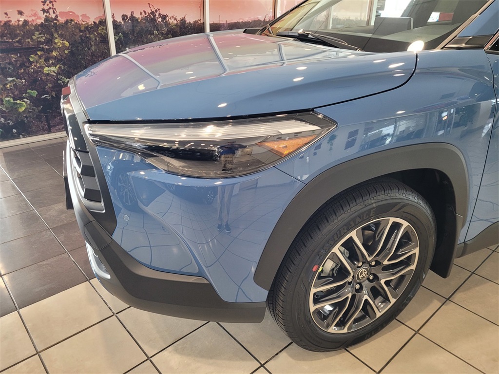 2026 Toyota Corolla Cross XLE Image 2 of 11