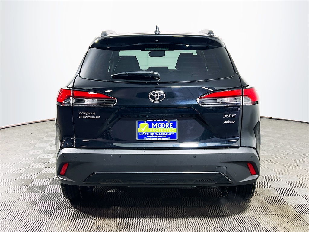 2026 Toyota Corolla Cross XLE Image 6 of 31