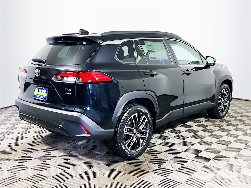 2026 Toyota Corolla Cross XLE Image 5 of 31