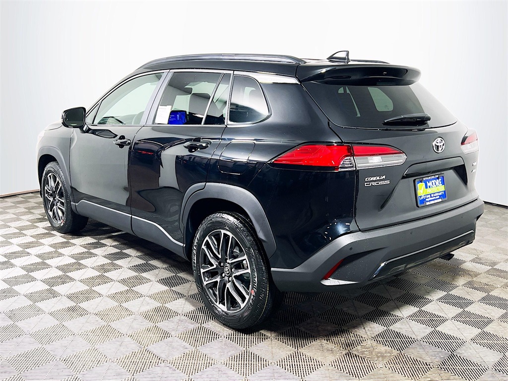 2026 Toyota Corolla Cross XLE Image 7 of 31