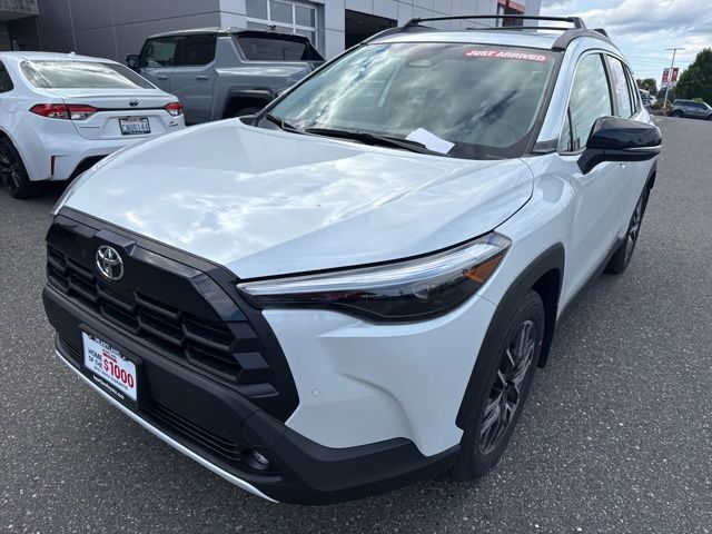 2026 Toyota Corolla Cross XLE Image 3 of 7