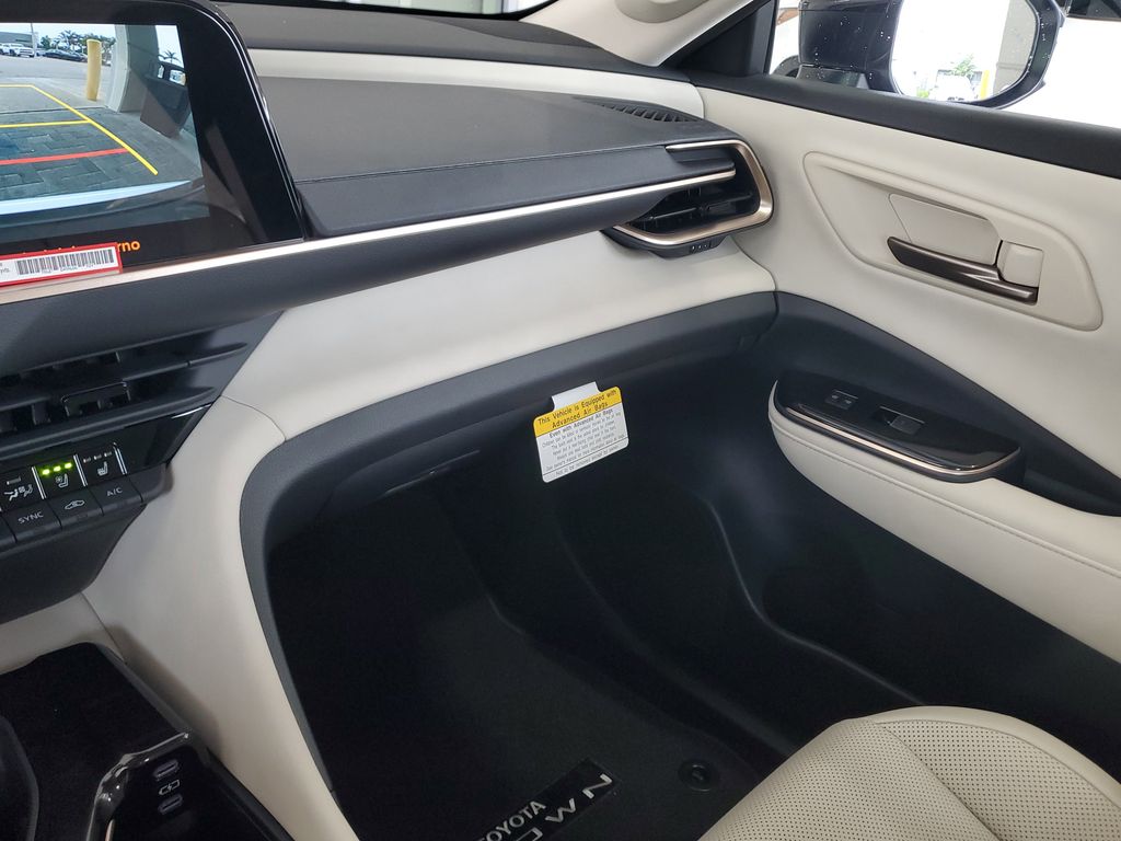 2026 Toyota Crown Limited Image 16 of 32