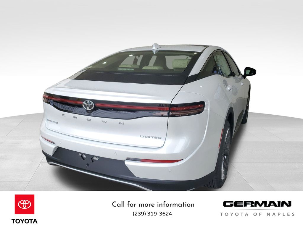 2026 Toyota Crown Limited Image 5 of 32
