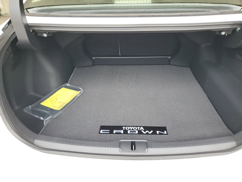 2026 Toyota Crown Limited Image 10 of 32