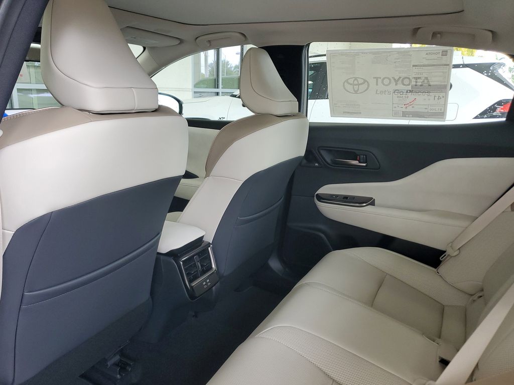 2026 Toyota Crown Limited Image 13 of 32