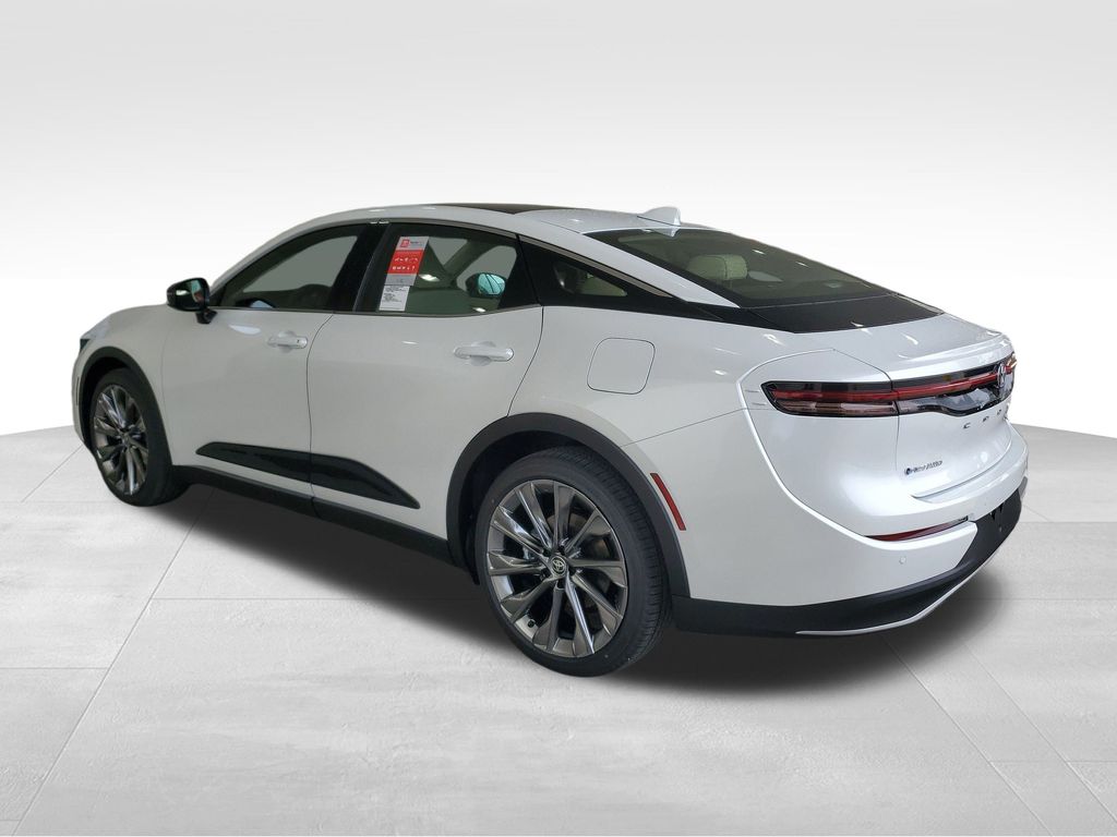 2026 Toyota Crown Limited Image 7 of 32