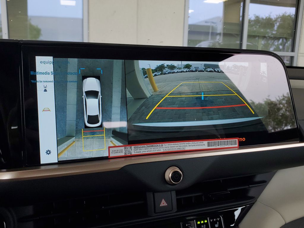 2026 Toyota Crown Limited Image 20 of 32