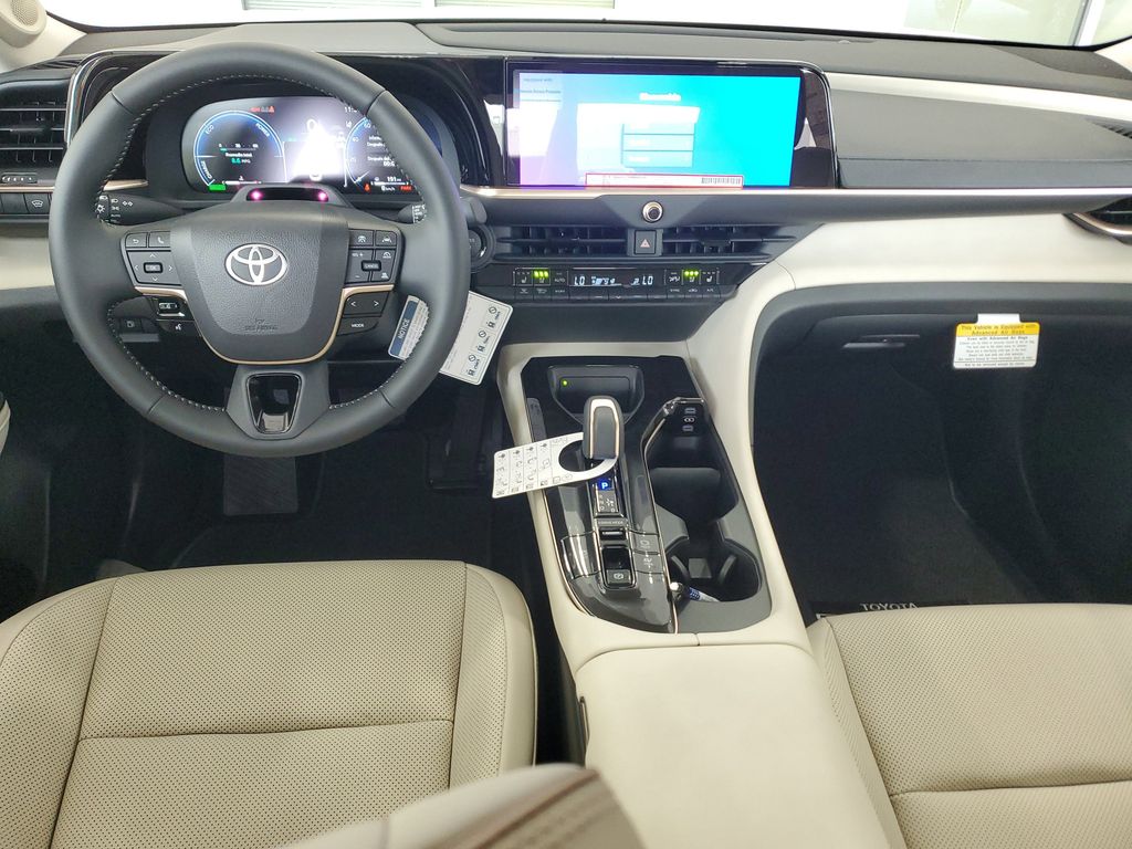 2026 Toyota Crown Limited Image 14 of 32