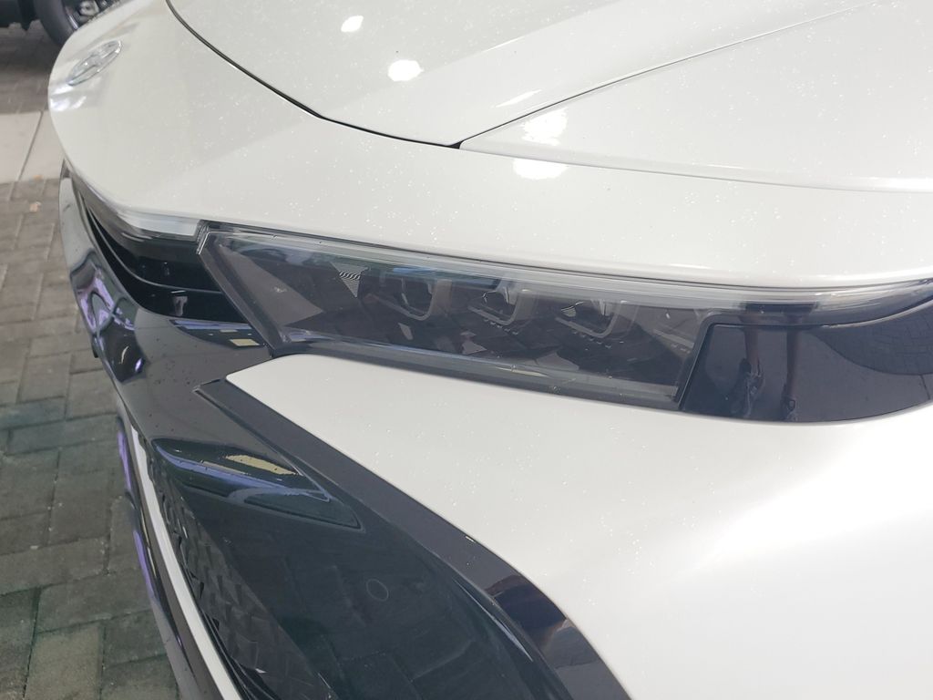 2026 Toyota Crown Limited Image 27 of 32