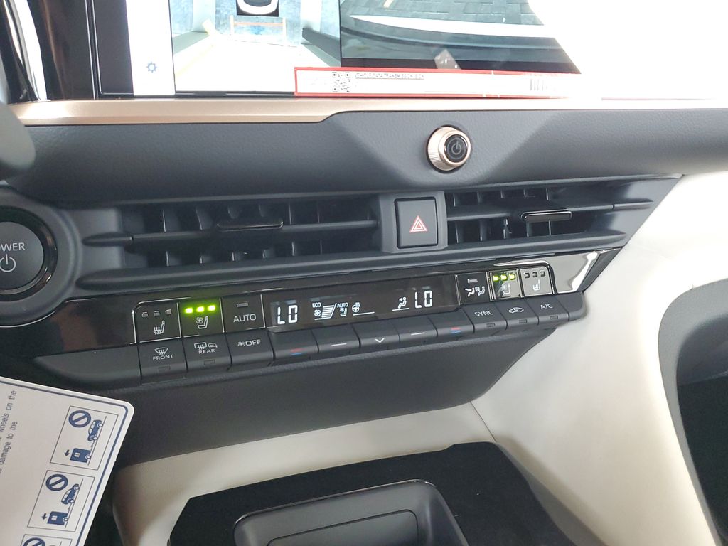 2026 Toyota Crown Limited Image 21 of 32