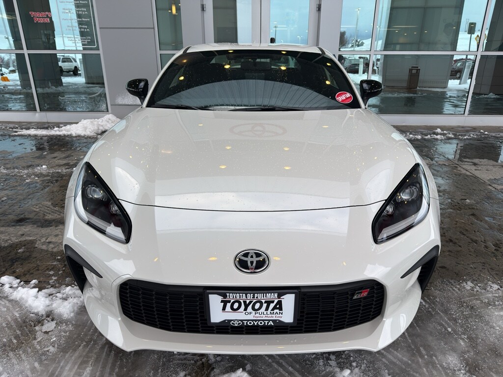 2026 Toyota GR86 Premium Image 2 of 15