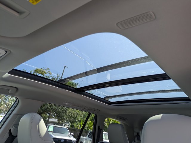 2026 Toyota Grand Highlander Limited Image 16 of 33