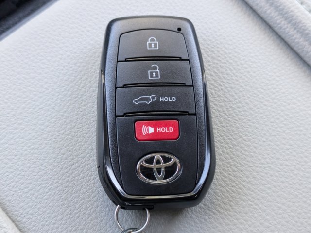 2026 Toyota Grand Highlander Limited Image 22 of 33