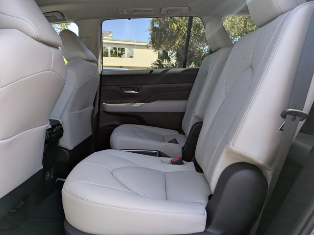 2026 Toyota Grand Highlander Limited Image 12 of 33
