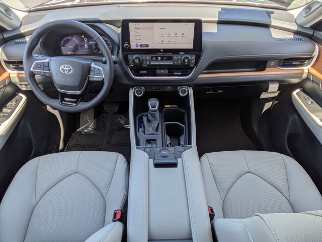 2026 Toyota Grand Highlander Limited Image 15 of 33