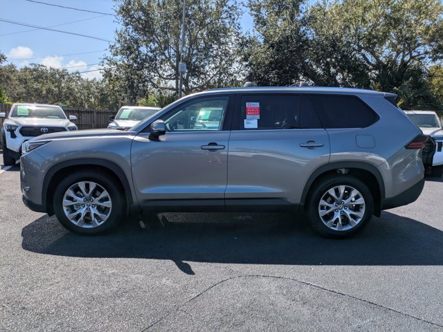 2026 Toyota Grand Highlander Limited Image 9 of 33