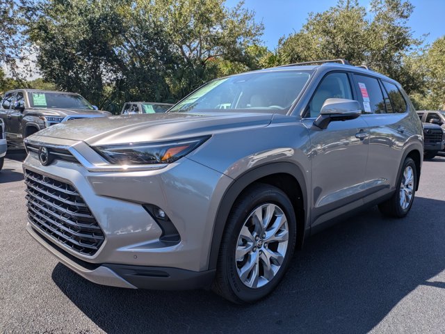 2026 Toyota Grand Highlander Limited Image 1 of 33