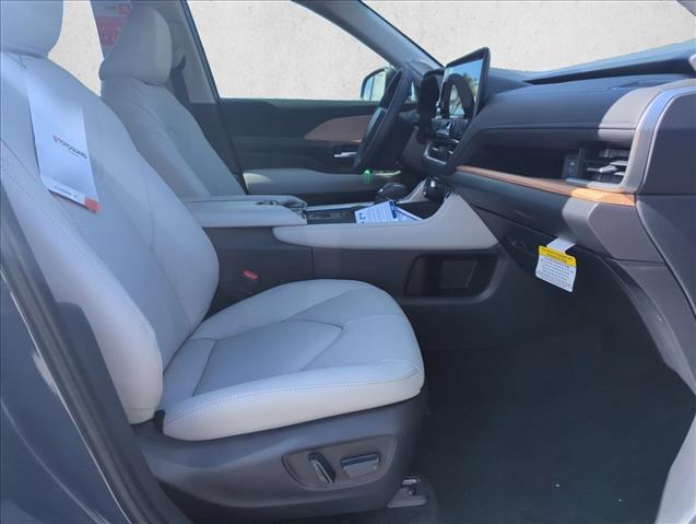 2026 Toyota Grand Highlander Limited Image 14 of 30