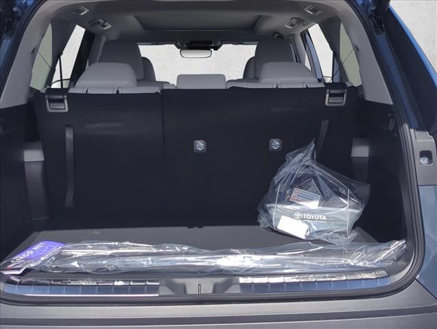 2026 Toyota Grand Highlander Limited Image 10 of 30