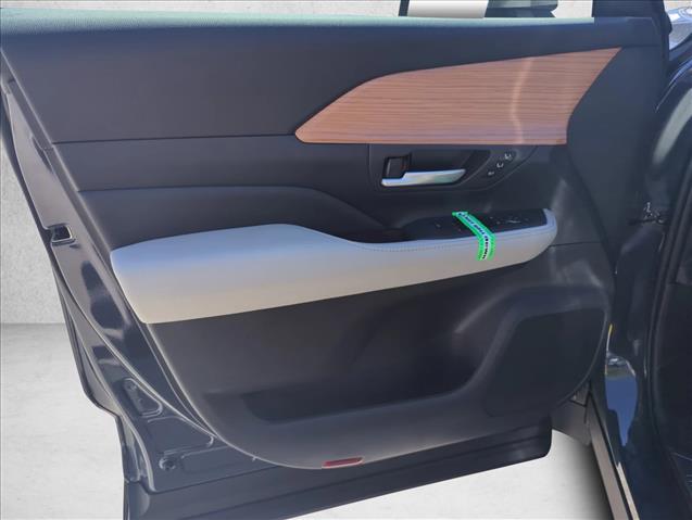 2026 Toyota Grand Highlander Limited Image 24 of 30