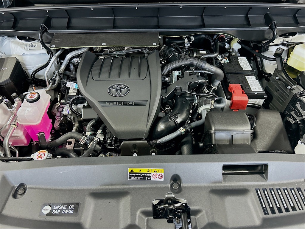 2026 Toyota Highlander Limited Image 7 of 32