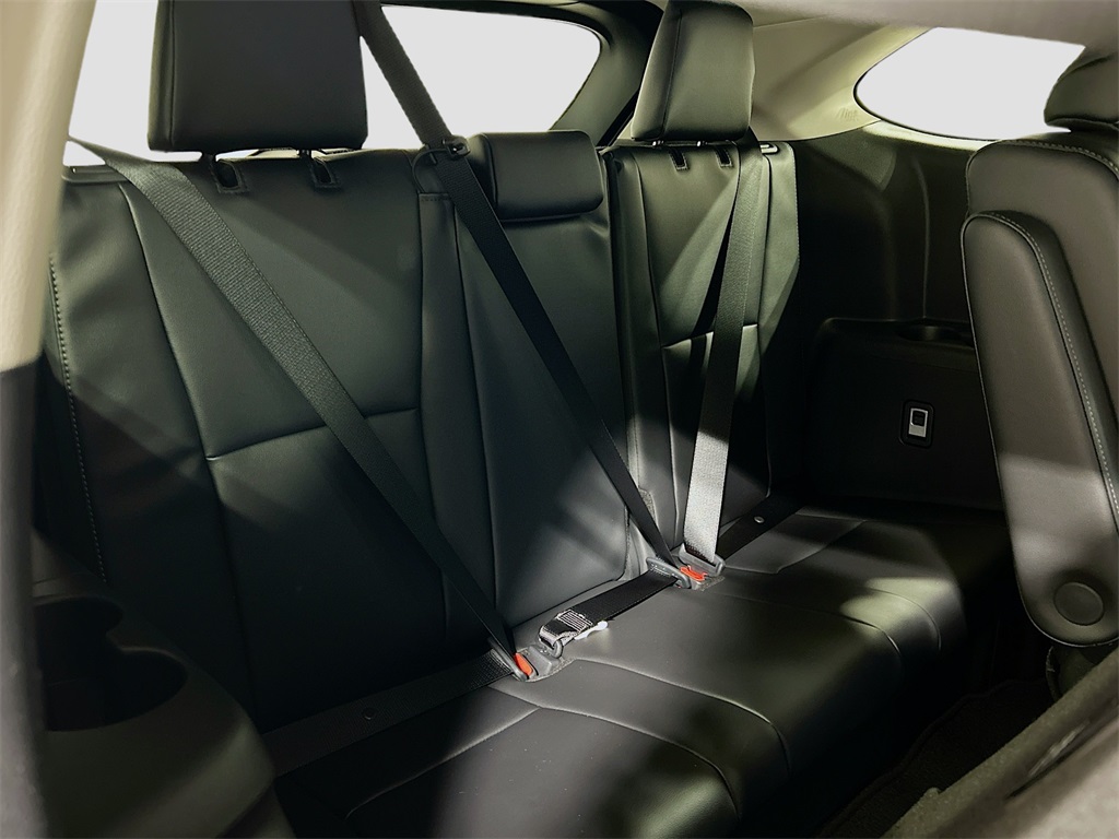 2026 Toyota Highlander Limited Image 11 of 32