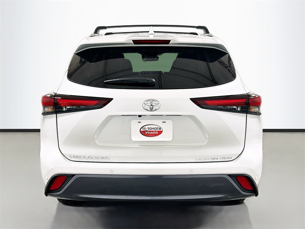 2026 Toyota Highlander Limited Image 5 of 32
