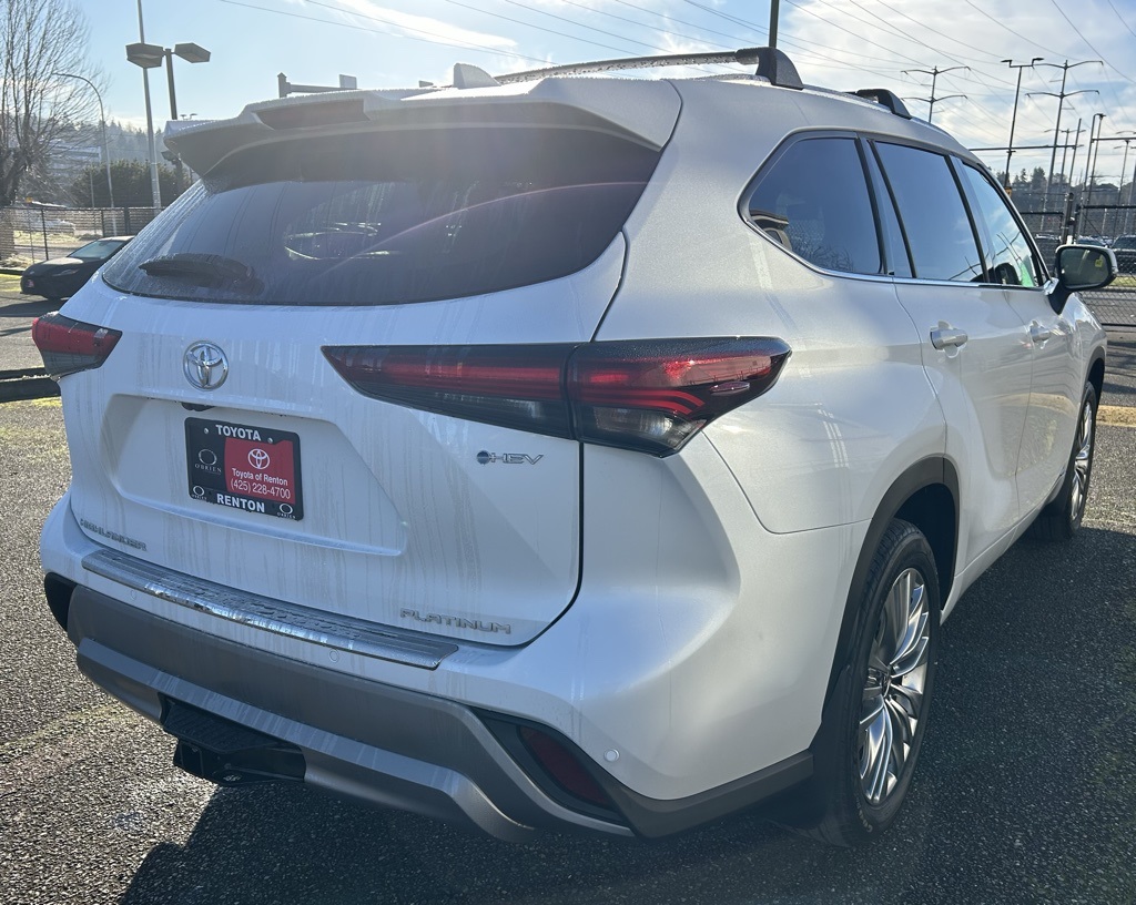 2026 Toyota Highlander Hybrid Platinum Image 5 of 29