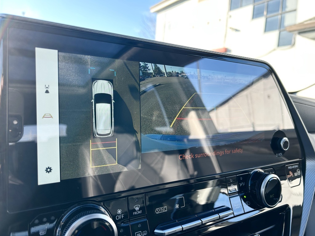 2026 Toyota Highlander Hybrid Platinum Image 26 of 29