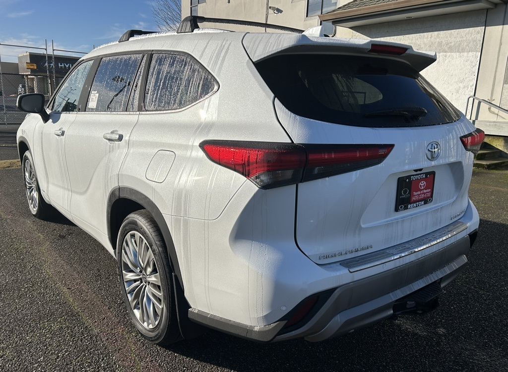 2026 Toyota Highlander Hybrid Platinum Image 7 of 29