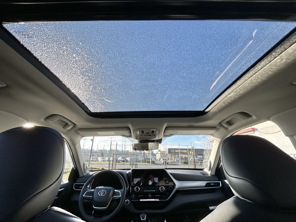 2026 Toyota Highlander Hybrid Platinum Image 20 of 29