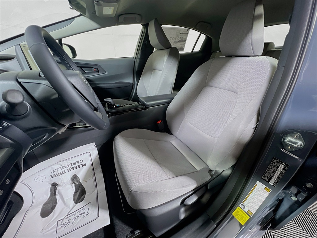 2026 Toyota Prius LE Image 12 of 33