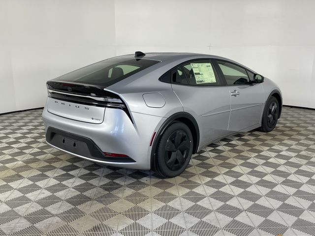 2026 Toyota Prius Plug-In Hybrid Image 3 of 7